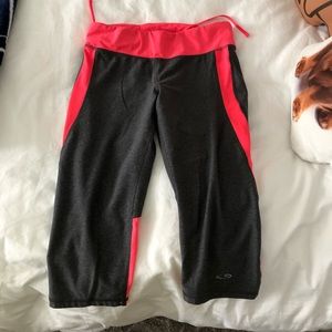 Cropped grey and orange leggings